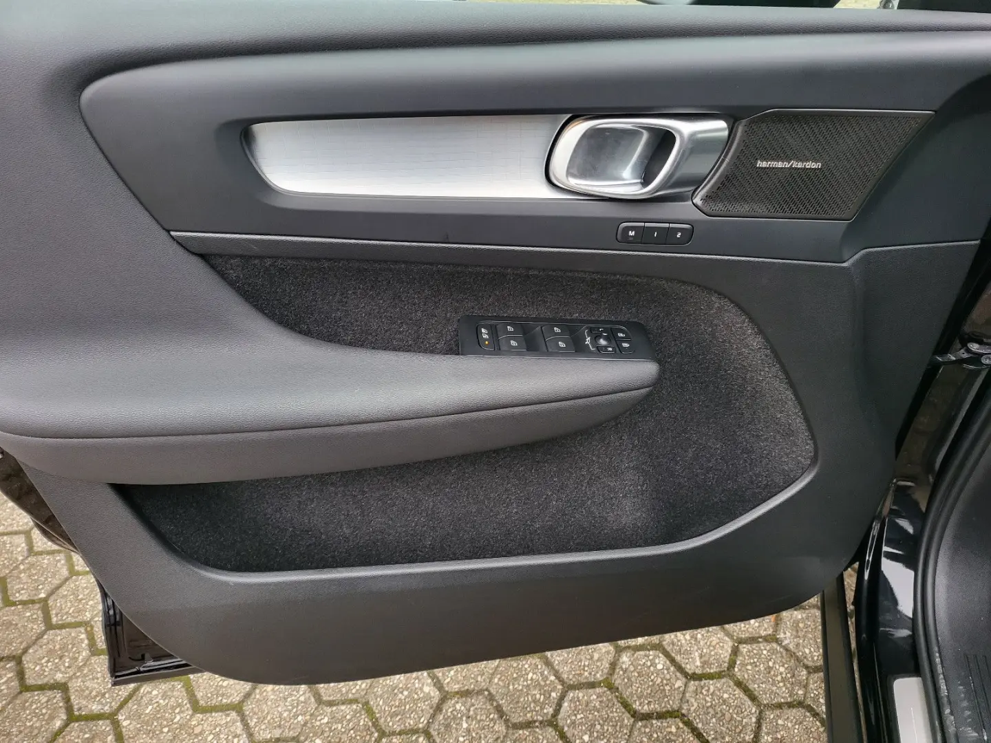 XC 40  Plus Dark*Harman/Kardon*Pano*Navi*ACC*