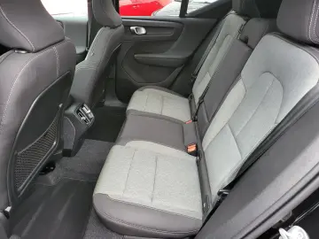 XC 40  Plus Dark*Harman/Kardon*Pano*Navi*ACC*