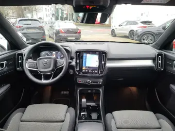 XC 40  Plus Dark*Harman/Kardon*Pano*Navi*ACC*