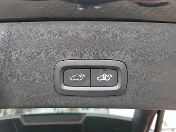 XC 40  Plus Dark*Harman/Kardon*Pano*Navi*ACC*