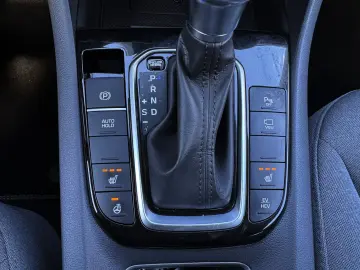 Hyundai IONIQ 1.6 Plug-In Hybrid STYLE