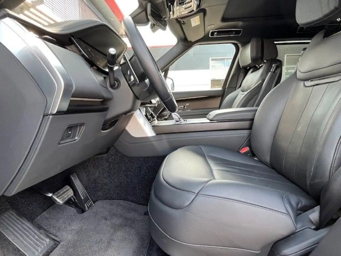 Range Rover P530 SV Autobiography 23