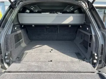Range Rover P530 SV Autobiography 23