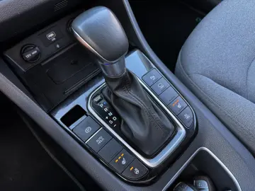 Hyundai IONIQ 1.6 Plug-In Hybrid STYLE