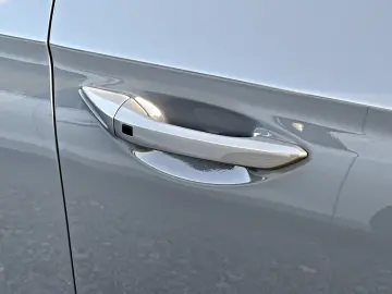 Hyundai IONIQ 1.6 Plug-In Hybrid STYLE