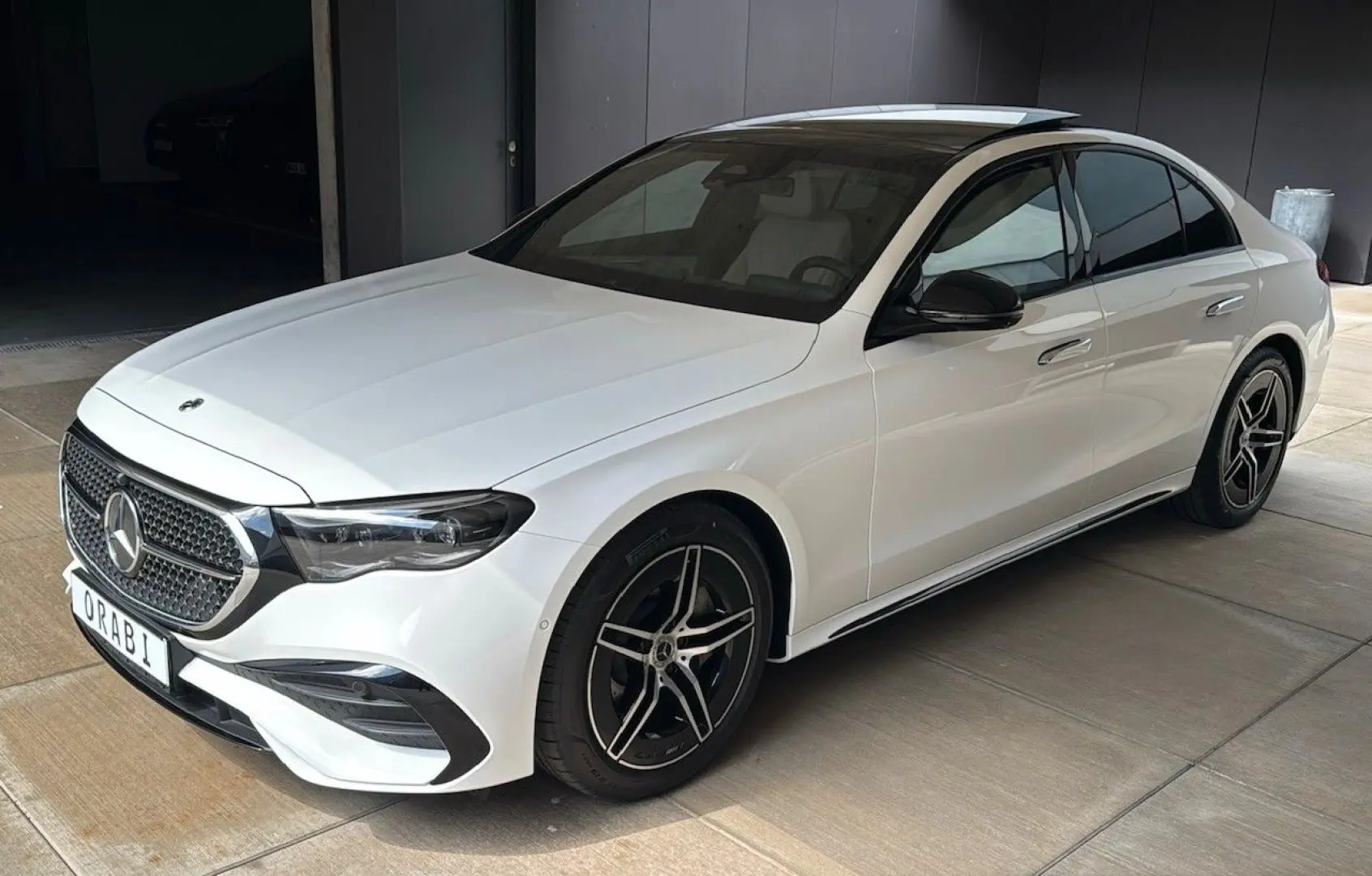 E 200  AMG MY 25 . PANO 360Kam Distr. Superscre