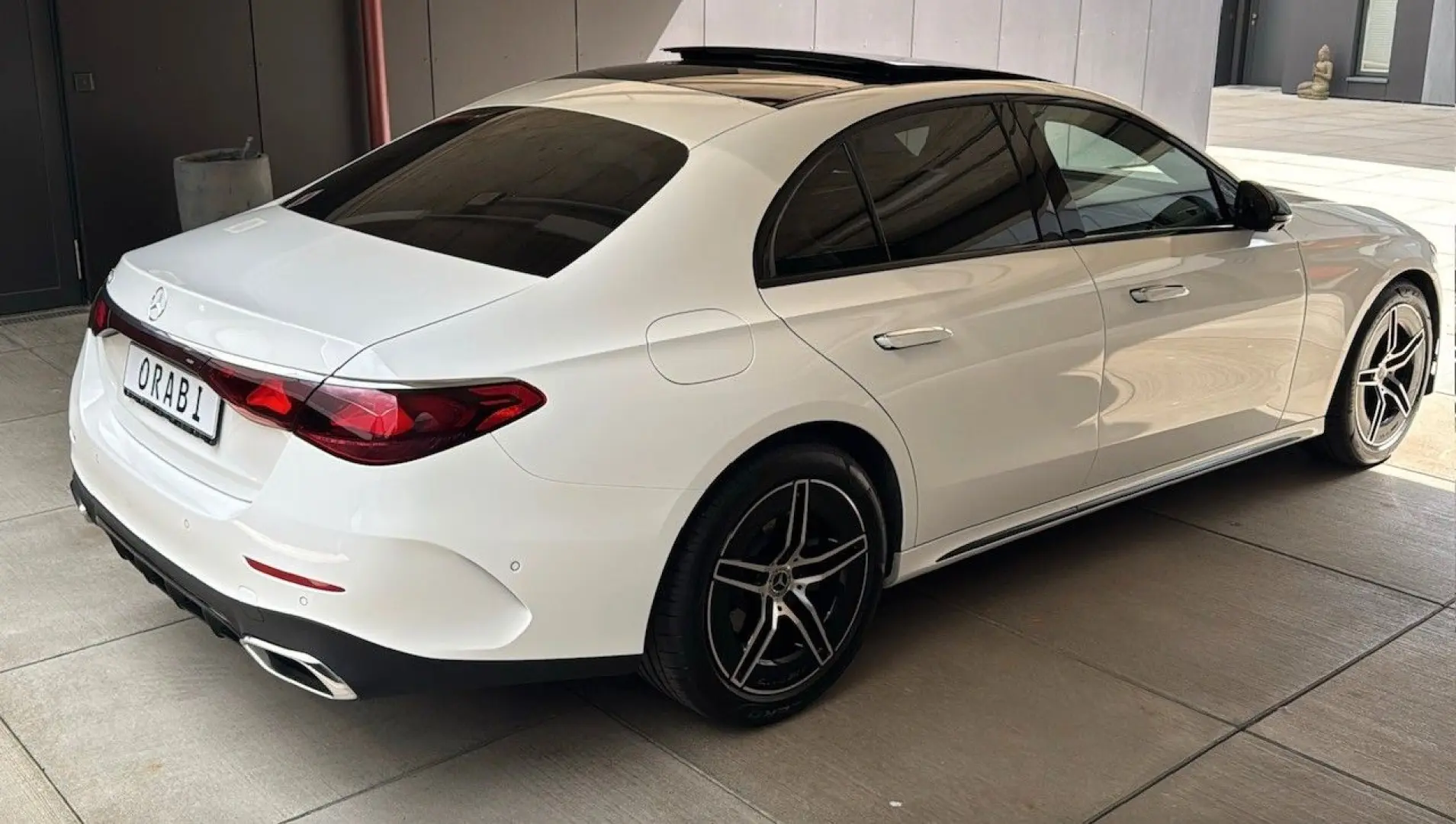 E 200  AMG MY 25 . PANO 360Kam Distr. Superscre