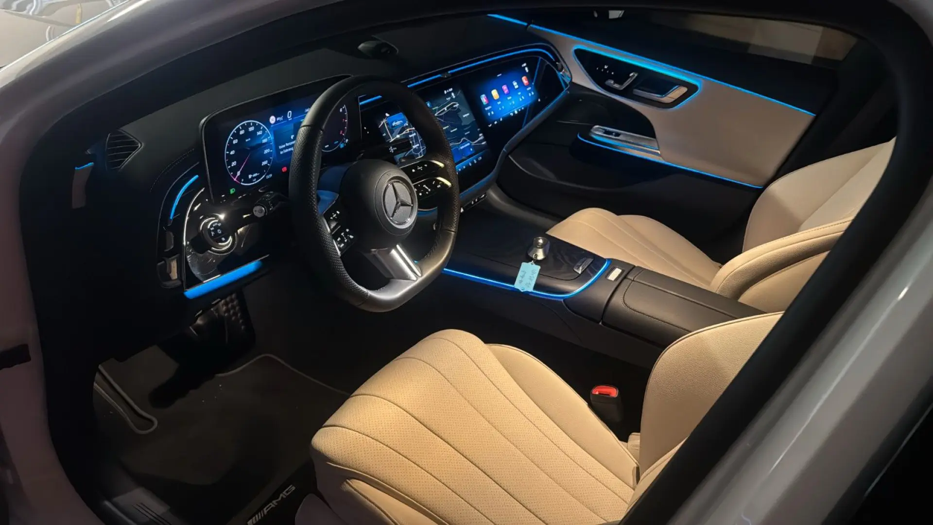 E 200  AMG MY 25 . PANO 360Kam Distr. Superscre