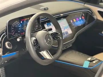 E 200  AMG MY 25 . PANO 360Kam Distr. Superscre
