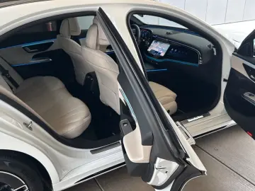E 200  AMG MY 25 . PANO 360Kam Distr. Superscre