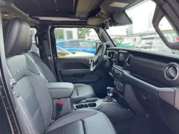 Wrangler 2.0 4x4 SAHARA *LEDERKLIMA*PDC*KAMERA