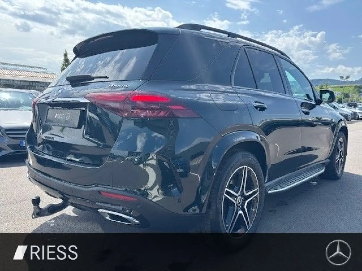 GLE 450 4M AMG Sport Night Distr Pano AHK Airm 3