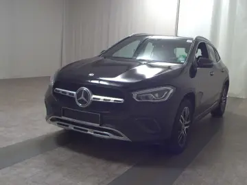 GLA 250 e Progressive T-Leder Navi LED RFK Shz