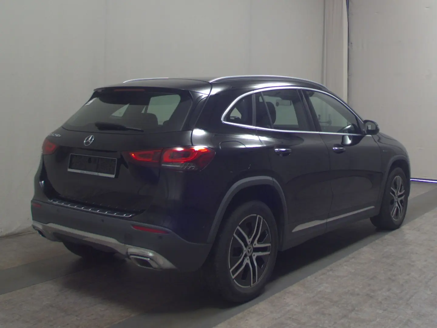 GLA 250 e Progressive T-Leder Navi LED RFK Shz