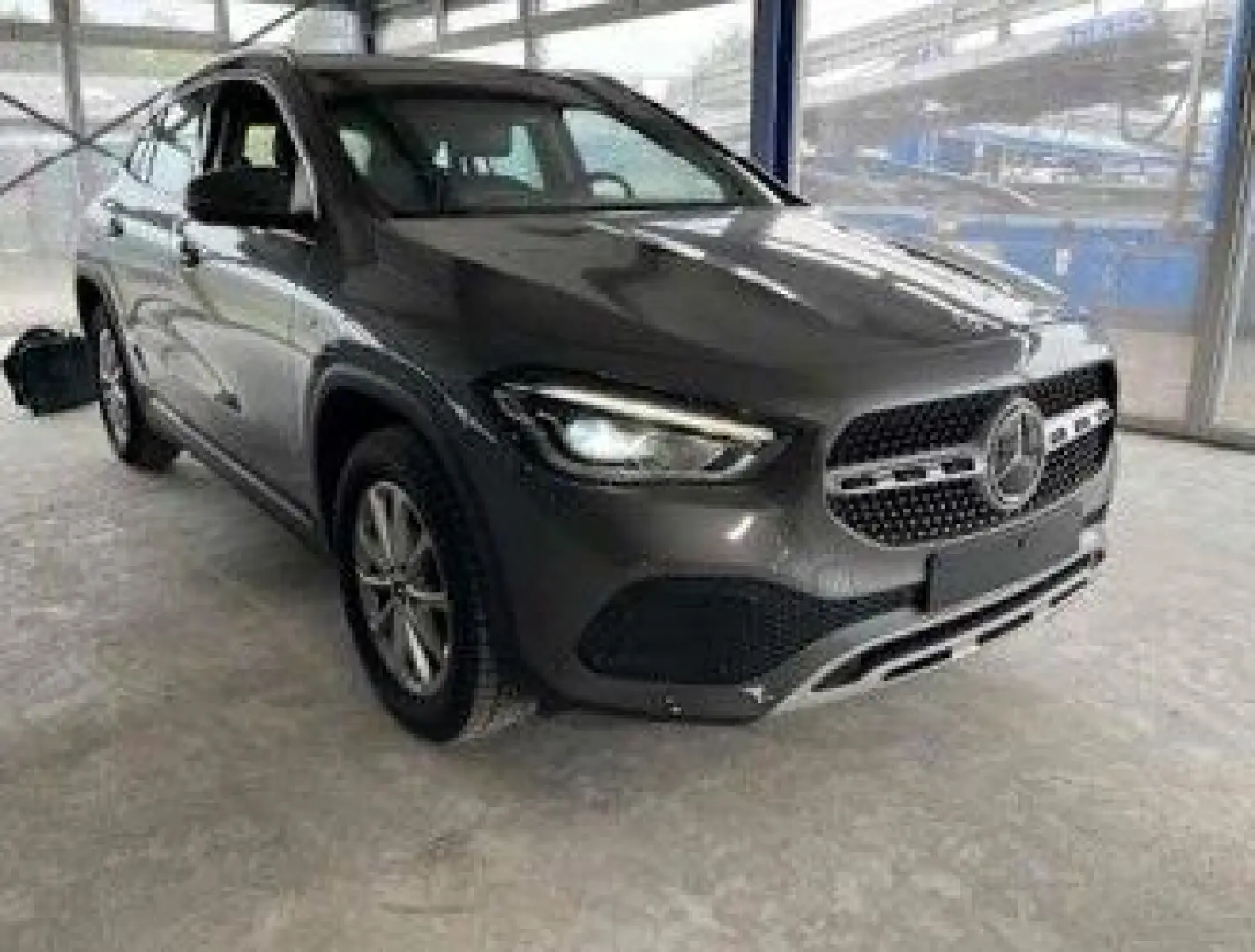 GLA 250 e Pano Distronic+ Kam Widescreen Burm