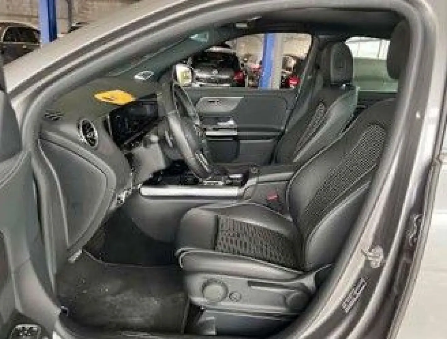 GLA 250 e Pano Distronic+ Kam Widescreen Burm
