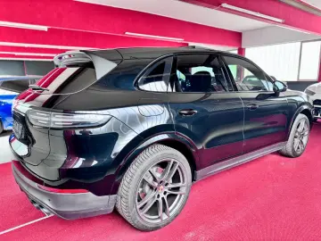 Cayenne Platinum Edition Pano ACC 360°Luft 21Zol