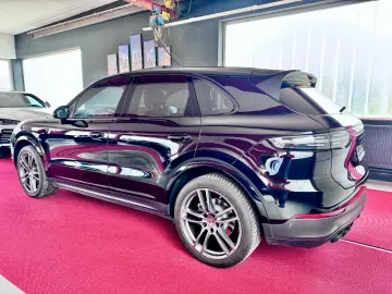 Cayenne Platinum Edition Pano ACC 360°Luft 21Zol