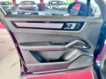 Cayenne Platinum Edition Pano ACC 360°Luft 21Zol