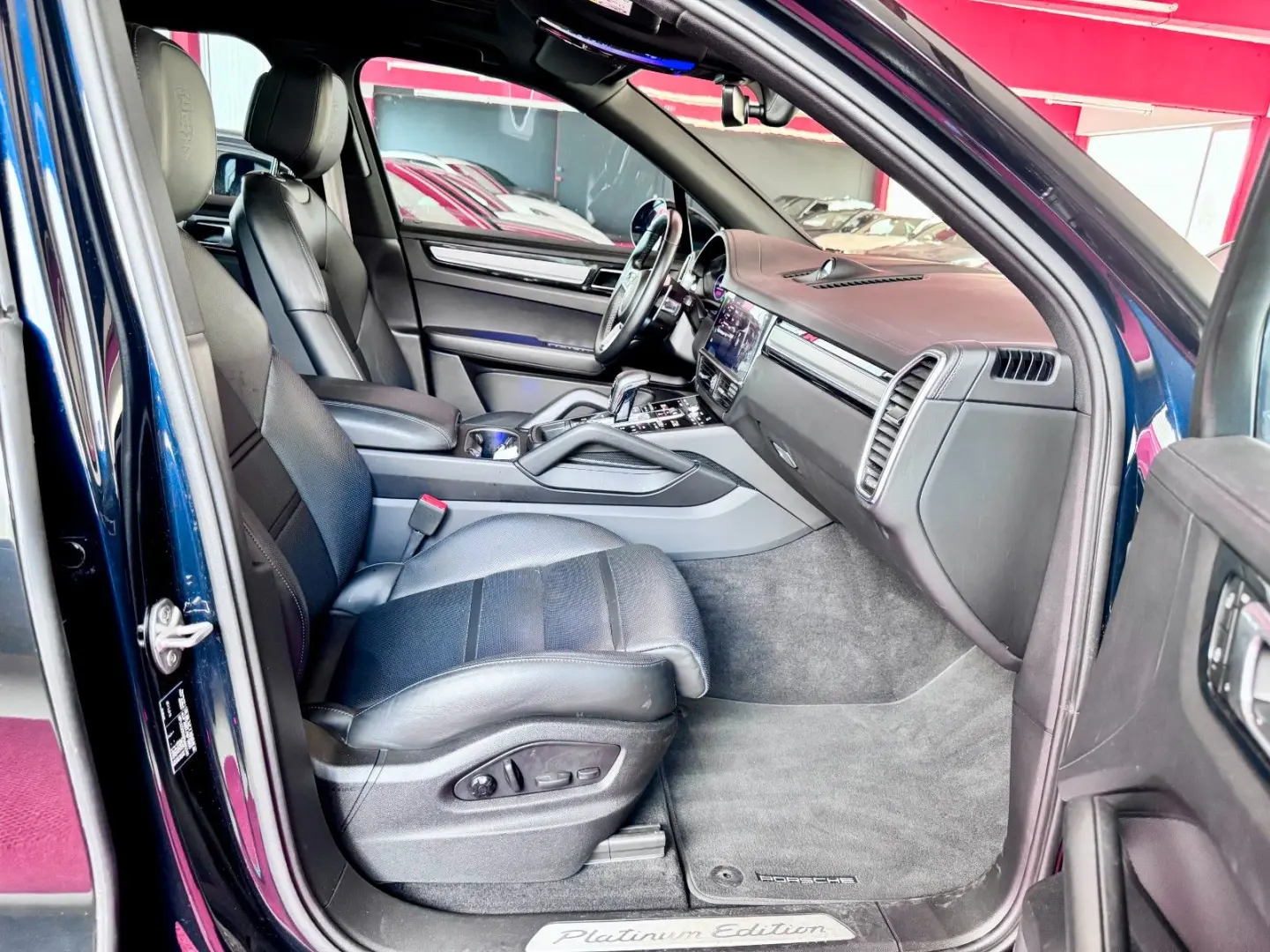 Cayenne Platinum Edition Pano ACC 360°Luft 21Zol