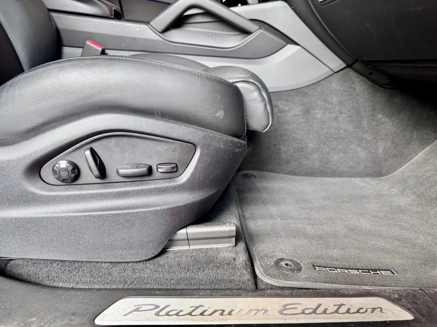 Cayenne Platinum Edition Pano ACC 360°Luft 21Zol