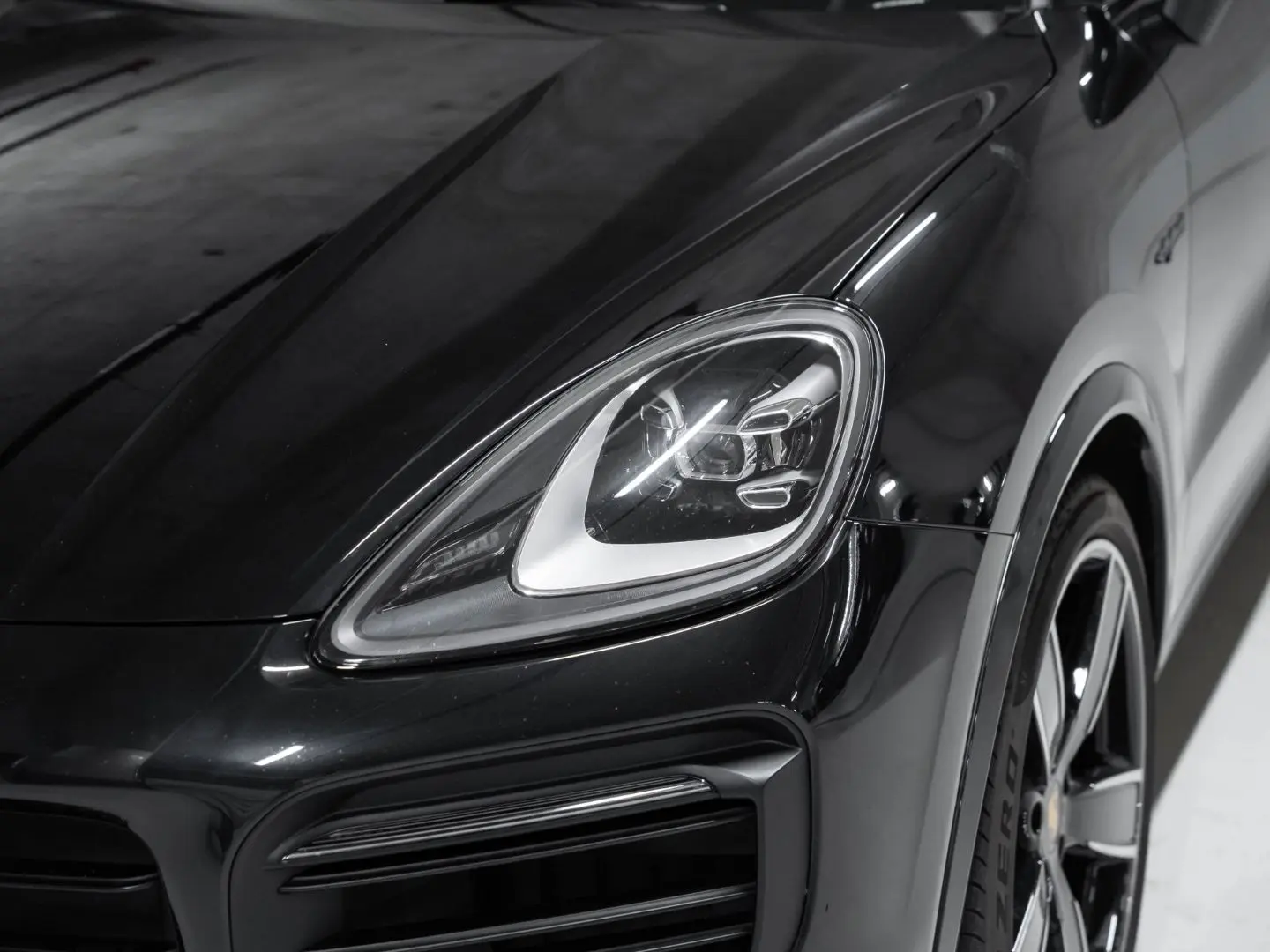 Cayenne E-Hybrid Platinum Edition 22-Zoll HUD