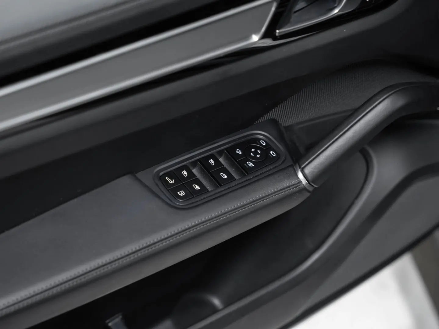 Cayenne E-Hybrid Platinum Edition 22-Zoll HUD