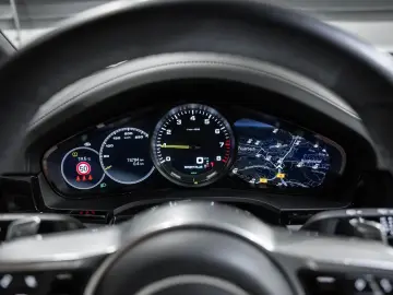 Cayenne E-Hybrid Platinum Edition 22-Zoll HUD