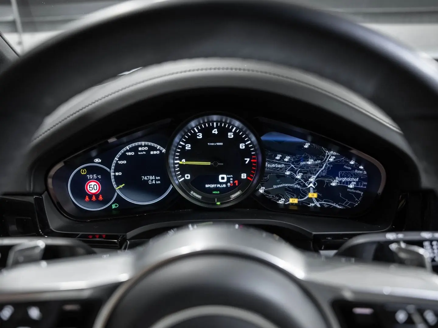 Cayenne E-Hybrid Platinum Edition 22-Zoll HUD