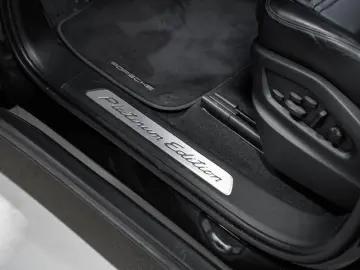 Cayenne E-Hybrid Platinum Edition 22-Zoll HUD