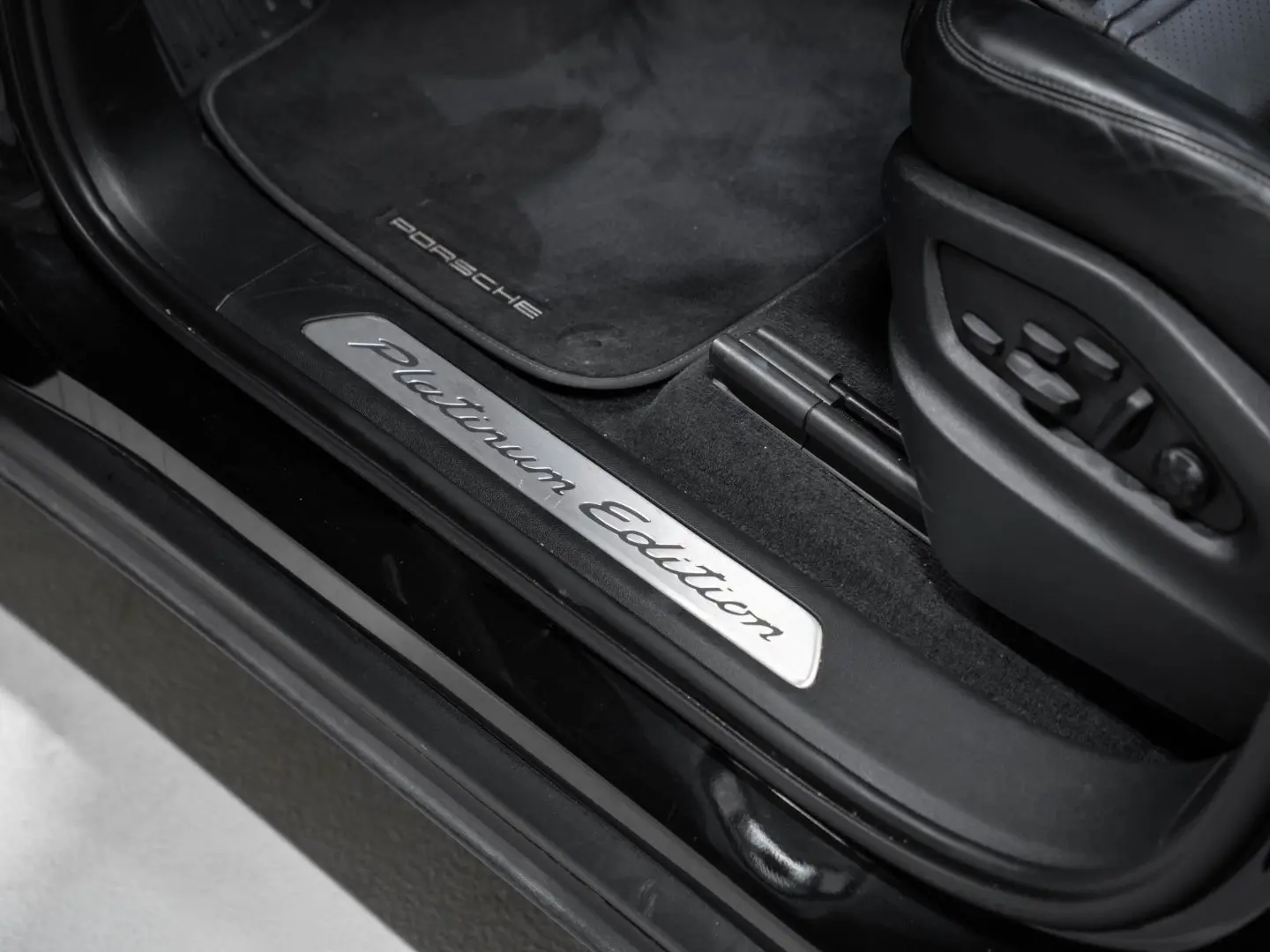 Cayenne E-Hybrid Platinum Edition 22-Zoll HUD