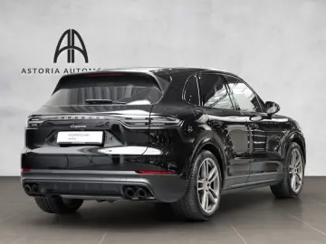 Cayenne E-Hybrid HuD Pano SoftClose Luft Bose 14