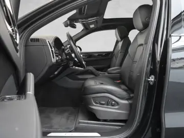 Cayenne E-Hybrid HuD Pano SoftClose Luft Bose 14