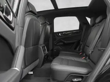 Cayenne E-Hybrid HuD Pano SoftClose Luft Bose 14