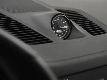 Cayenne E-Hybrid HuD Pano SoftClose Luft Bose 14