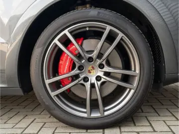 Cayenne EU6d GTS Matrix LED BOSE Ad.Luftfederung