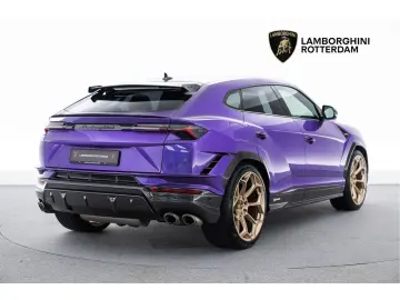 Urus Performante | MY23 | Carbon Roof