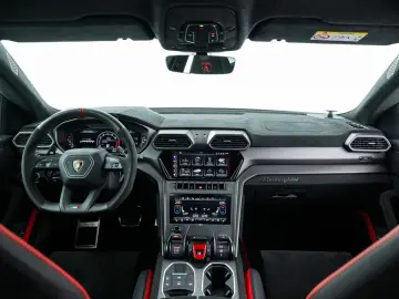 Urus Performante | MY23 | Carbon Roof