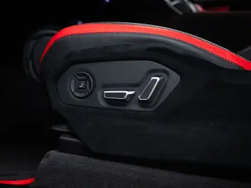Urus Performante | MY23 | Carbon Roof
