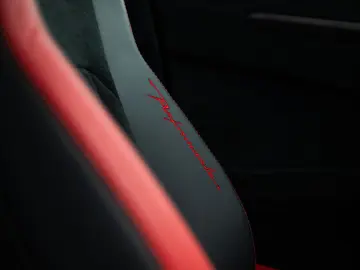 Urus Performante | MY23 | Carbon Roof
