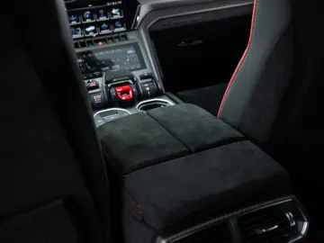 Urus Performante | MY23 | Carbon Roof