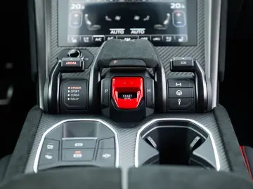 Urus Performante | MY23 | Carbon Roof