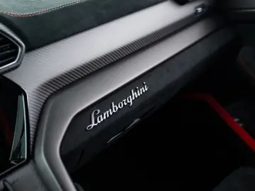 Urus Performante | MY23 | Carbon Roof
