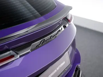 Urus Performante | MY23 | Carbon Roof