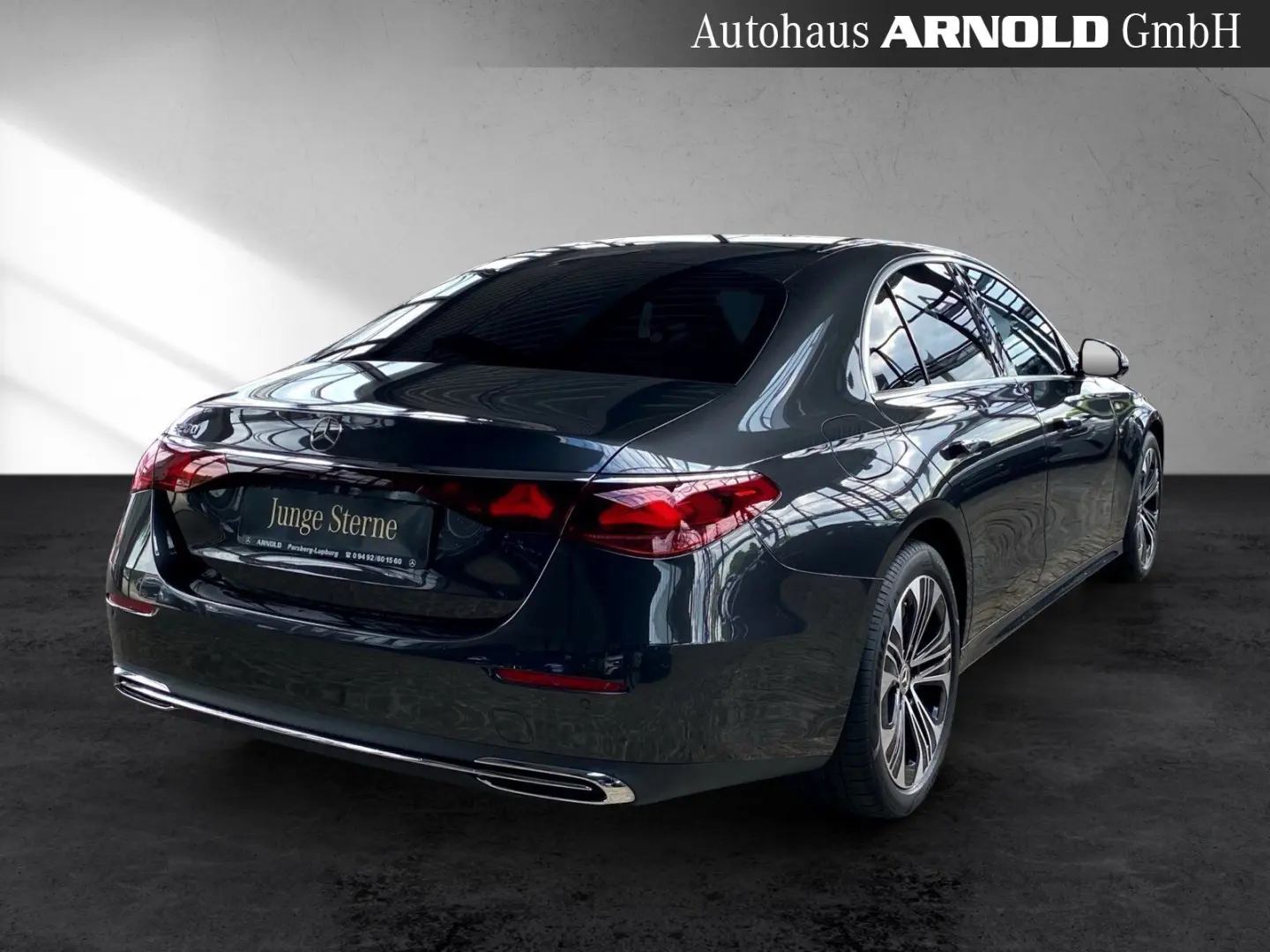 MERCEDES BENZ E200 Avantgarde Distr. Sitzklima 360° LEASING