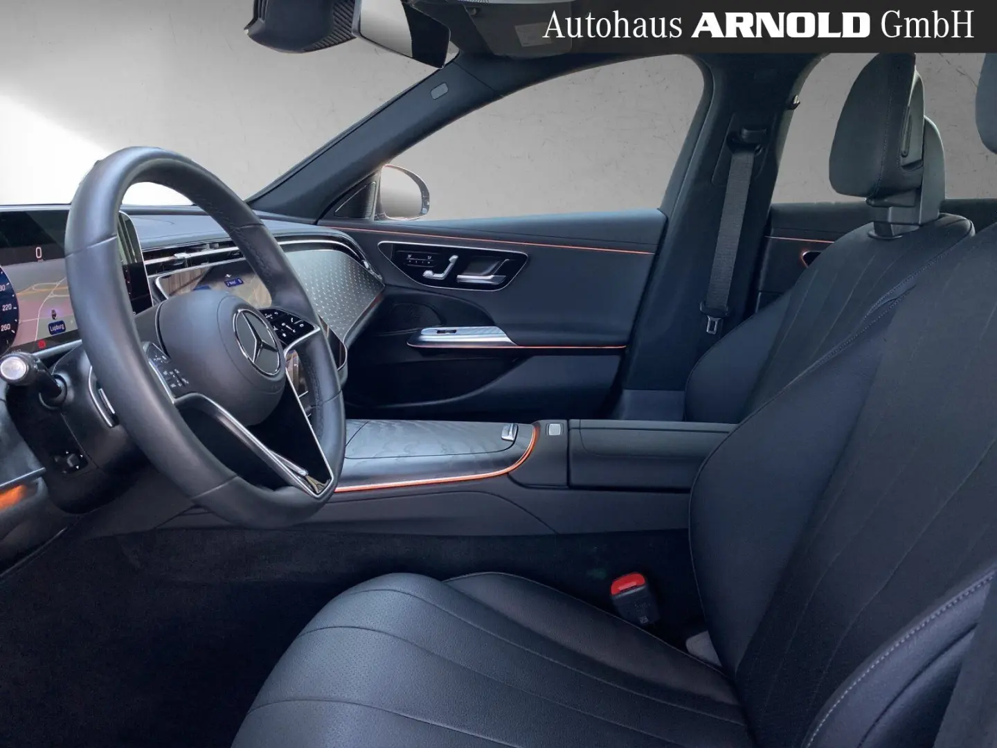 MERCEDES BENZ E200 Avantgarde Distr. Sitzklima 360° LEASING
