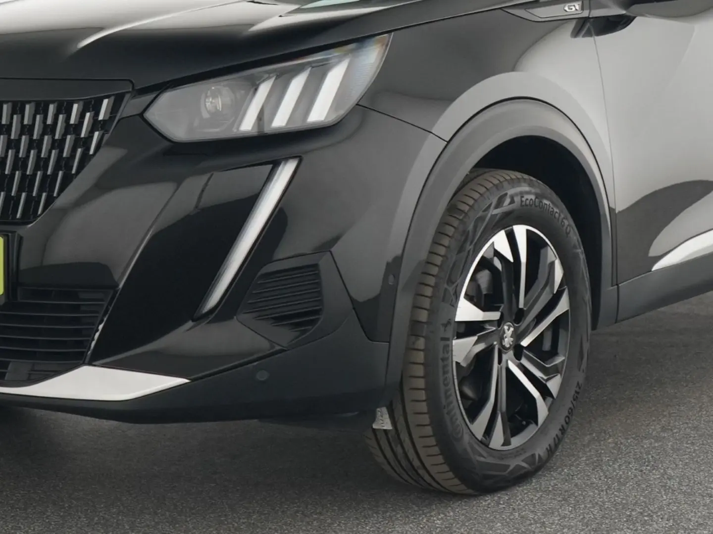 PEUGEOT 2008 1.2PureTech Aut.GT+LED+NAVI+LEASING