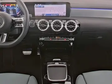 MERCEDES BENZ CLA200 AMG+PANO+LEASING