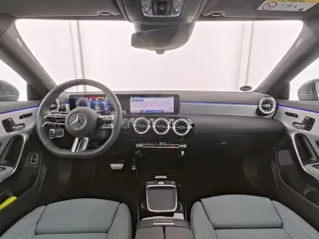 MERCEDES BENZ CLA200 AMG+PANO+LEASING