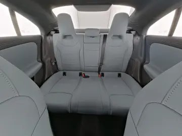 MERCEDES BENZ CLA200 AMG+PANO+LEASING